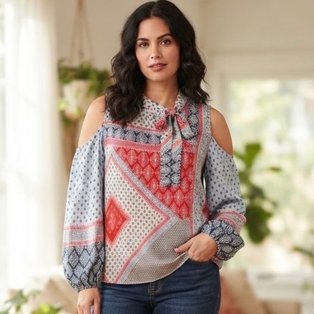 Chicos Red Blue Bandana Patchwork Cold Shoulder Tie Neck Blouse Size 1 Medium